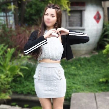 FC2-PPV-4856445 [Over 100,000 followers] A famous influencer who loves Japan! Enjoy her divine body with an amazing waist and long legs to the fullest and cum a lot during some sticky, intense sex!