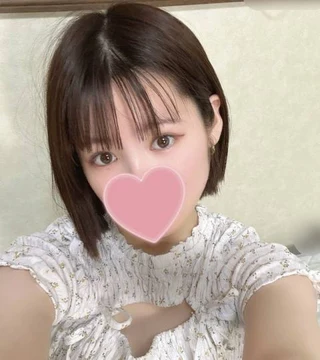 FC2-PPV-4904990 [Complete Amateur & First Time Filming] A cute and shy, innocent 19-year-old! Easily swayed, she goes along with it and gets her first ever unprotected sex ♡ Bonus included