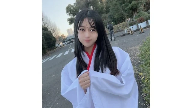 FC2-PPV-4494567 Show your face! - Limited to 3 days! - A serious and cute woman who serves as a class representative at school ◯ ◯ She is a shrine maiden who works at her part-time job... A woman who serves God ◯ ◯ Another unknown face of Nama is that of a greedy and highly sensitive lewd person. Girl!