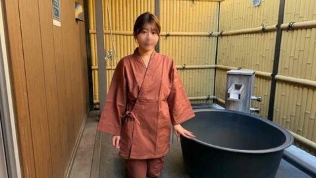 FC2-PPV-4987537 [No] A maid at a ryokan (Japanese inn). A fair-skinned, slender, and refined beauty. A lustful woman with an amazing figure who seduces guests. [Overseas version] Bonus included.