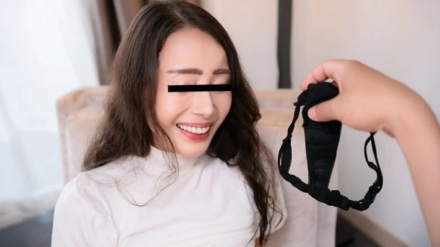 Pacopacomama-092226_100 Let me buy the underwear that you're wearing right now! : A Mature Wife Who Mistakes a Thong for a Full-Back Brief