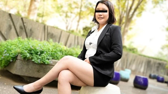 10musume-090225_01 Creampie interview with a busty girl in a plump recruitment suit!