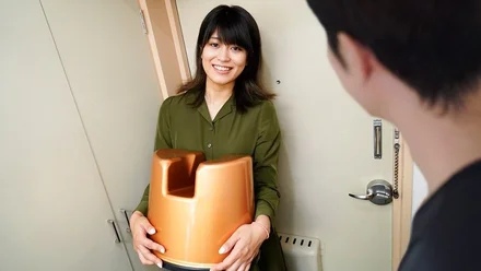 Pacopacomama-041323_829 Bring a lewd chair! - Lotion bubble play with a beautiful mature woman