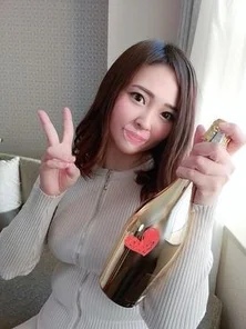 FC2-PPV-2639239 [No personal photography] Serious drinking with the finest celebrity girls! - !! - A self-proclaimed Shugo girl who has worked in a high-class cabaret club in Roppongi. - Dignified drink & Shu pond meat forest / Saya Fujita (25 years old)