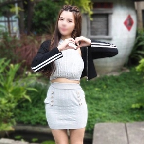 FC2-PPV-4856445 [Over 100,000 followers] A famous influencer who loves Japan! Enjoy her divine body with an amazing waist and long legs to the fullest and cum a lot during some sticky, intense sex!