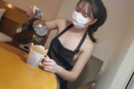 FC2-PPV-2796512 Naked apron with that girl at the cafe part-time job, get along well and take it easy