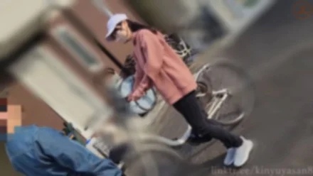 FC2-PPV-4323223 *Limited time only* [Individual] A homely housewife with a lively body, in addition to a video of her masturbating with an electric massager in her living room, she also makes her take off her mask and give her a blowjob, ignoring her reluctance because the late fee is high. - Massive creampie (sample video is long)