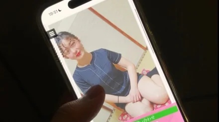 FC2-PPV-4041578 [Dick Flashing] During men's beauty treatment, he secretly touches his butt with his erect dick and ejaculates [CFNM]