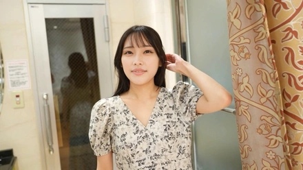 FC2-PPV-4884731 [Uncensored] Cafe waitress Yuzuki, 20 years old, provides service without conversation. A time led solely by her slender body and gaze