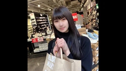 FC2-PPV-3256136 First shooting / appearance! - ! - Limited until 4/19! - ! - A naive 20-year-old female college student suddenly begins to grope my crotch in public. - !