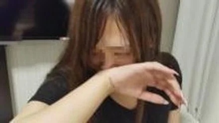 FC2-PPV-1561518 For a limited time [Personal shooting] A migrant couple is consulted while crying while her husband is working, comforted and cuckolded, and a meat stick gets wet with immorality and commits a too sensitive body