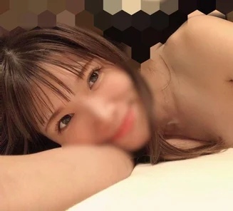 FC2-PPV-4503307 A beautiful lady with an outstanding style is given a penis while making her boyfriend call her and skewering her and taking a sex video [Special edition review bonus included]