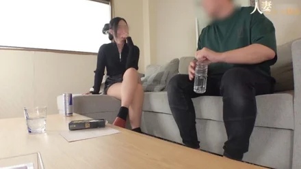 FC2-PPV-4640336 *First time only 1,680⇒840 "He's bigger than my husband..." A beautiful Kansai married woman gets fucked by a huge thug to the point of fainting!