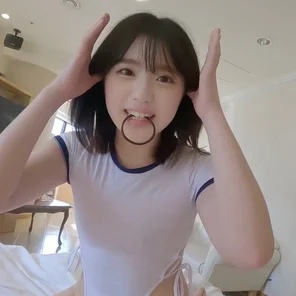 FC2-PPV-3393451 Natsuki's white leotard was an angel! - I brushed her hair and stuffed her mouth full