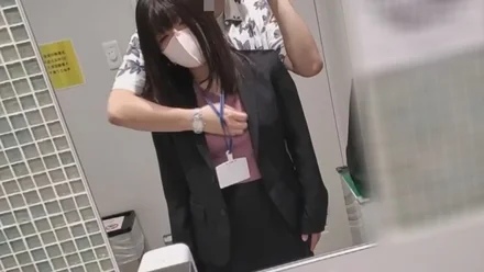 FC2-PPV-2641722 First Gonzo after kneeling on the ground to a former colleague