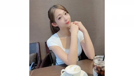 FC2-PPV-4547779 First photoshoot and face showing! - Limited to 3 days! - A beautiful woman who works at a certain cosmetics company with outstanding proportions and a cuteness that makes anyone fall in love with her, pretending to be a sadist and a masochist...She's in a pretty ponytail and gets creampied without any questions asked! - (first part)