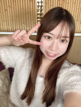 FC2-PPV-4929650 Total 165 minutes of footage [Unprocessed, top-notch, idol-level beautiful face ♡ slender, goddess-like F-cup breasts] 18-year-old Nagomi, who is good at dancing, is surprised by a forbidden 20cm+ giant cock. Take a good look at the melting expression on her face as she still gets aroused.