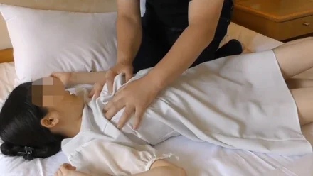 FC2-PPV-1689790 [Individual photography/set sale] Girls bar clerk who became a pet of an old man, being made into a toy by an old man...