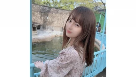 FC2-PPV-4552433 Show your face! - ! - Limited to 3 days! - A petite and cute receptionist who can't forget the pleasure ingrained in her body shows off her masturbation in public... She has very little experience with men, and cums inside her wet genitals as she pushes through her thick hair! - !