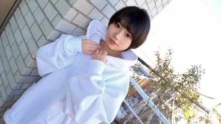 SIRO-5071 [Surprisingly perverted with a cute face? - ] She just came to the AV shoot with a baggy hoodie on top and not wearing her pants or skirt (panties as soon as the hoodie is turned over). - AV application on the net AV experience shooting 1982