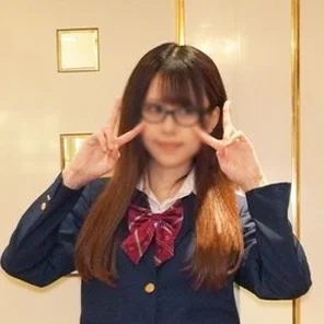 FC2-PPV-3077129 [Possibility of early termination] Overwhelming beauty that everyone envy and secret gonzo Man cute with a small mouth!