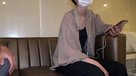 FC2-PPV-2704712 A teenage girl who gave her virginity took advantage of love and started raw creampie training