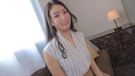 FC2-PPV-4932990 A newlywed woman in her late 30s who can't give up on having c** and has an intense desire to get pregnant, is a cuckolding wife who wants to be impregnated with another man's c**.