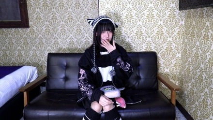 FC2-PPV-4852010 [Amateur first shoot] Shio (20), a slender cosplayer with a height of 153cm and weight of 36kg, is filmed for the first time. Creampie and anal penetration ATM. She cums repeatedly with a long vibrator, drooling and trembling.