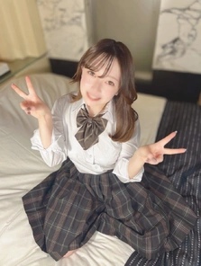 FC2-PPV-4880828 [In the full bloom of spring, innocent allure x goddess-like looks◎] Hinata-chan, a natural F-cup goddess who seems to wish for world peace, diligently serves a giant cock over 20cm. Hinata-chan, who has had very little sexual experience, has her first ever massive squirting and orgasmic convulsions from a huge load of cum inside her