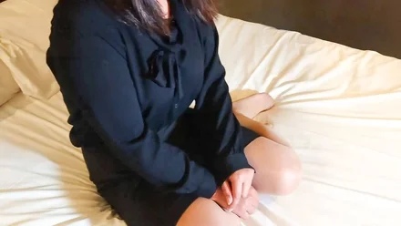 FC2-PPV-2893677 [Uncensored] Part 1: Debt collection Gonzo video [A single mother who hasn't had a cock for a long time says she has no choice but to make a living, but she wets her pussy to the extent of a deluge and accepts a cock]