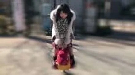 FC2-PPV-1298389 Afternoon on Sunday While a child is playing, a cheerful girl reveals her shame at the jungle gym without worrying about the eyes. - She gets into the room and is attacked by an anal she hasn't heard