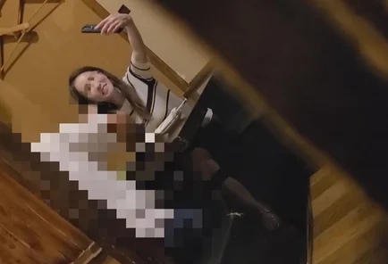 FC2-PPV-3682986 [Individual] A delicate woman with big breasts who can't get out of her wasteful habit. - Even when accompanied by a guest, she is made to hold another person's stick and commits her so-called masterpiece live.